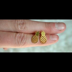 18 K Gold Minimalist Pineapple Earrings